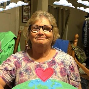 Meet your Posher, Lois